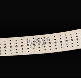 Cinturón Versace Sport de piel perforada