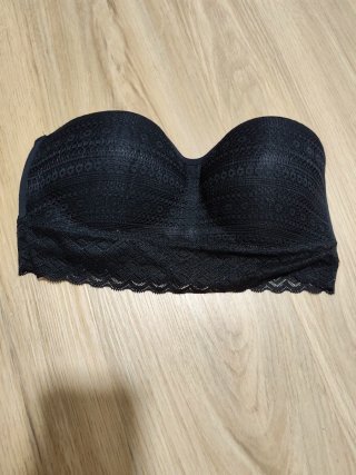 Top negro con encaje talla M