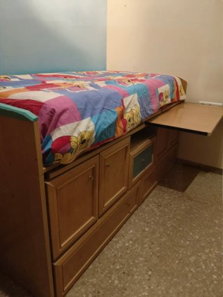 Urge vender. Cama juvenil compacta con almacenaje