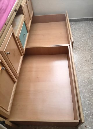 Urge vender. Cama juvenil compacta con almacenaje