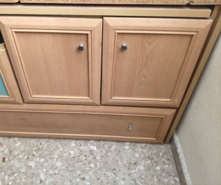 Urge vender. Cama juvenil compacta con almacenaje