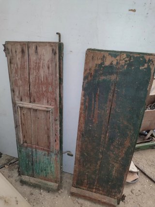 Hojas de ventana madera antiguas para restaurar