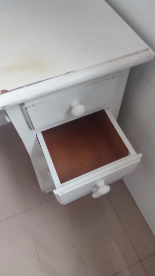 Escritorio de madera blanco