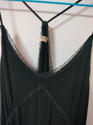 Vestido negro lencero System Action