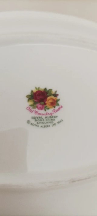 Salsera Royal Albert con plato