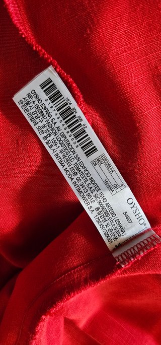 Vestido rojo cruzado con botones