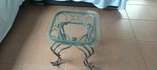 Tavoli ausiliari in vetro e metallo