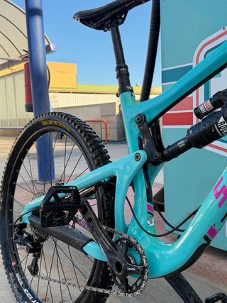 Santa Cruz Nomad 3 Carbono