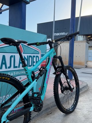 Santa Cruz Nomad 3 Carbono