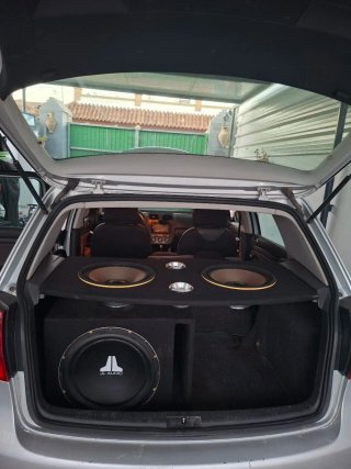 Volkswagen Golf 5 ... equipo de sonido