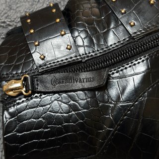 Botines Negros Efecto Cocodrilo | (Stradivarius)