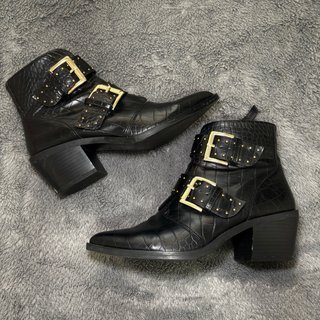 Botines Negros Efecto Cocodrilo | (Stradivarius)