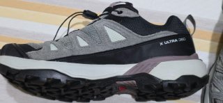 Zapatillas senderismo Salomon grises y negras