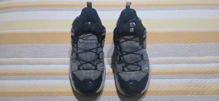 Zapatillas senderismo Salomon grises y negras