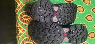 Zapatillas senderismo Salomon grises y negras