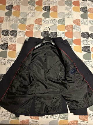 Americana militar Zara azul marino y roja