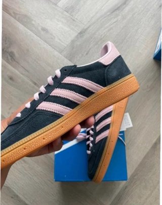 Zapatillas Adidas Spezial Negro y Rosa