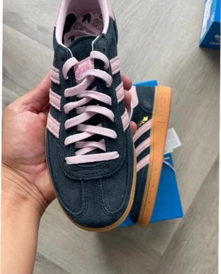Zapatillas Adidas Spezial Negro y Rosa