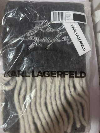Bufanda Karl Lagerfeld gris con flecos