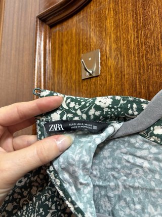 Blusa Zara floral verde talla S