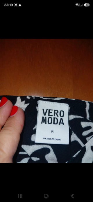 Abito corto estivo con bretelle