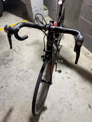 Bicicleta Orbea Avant Negra y Roja