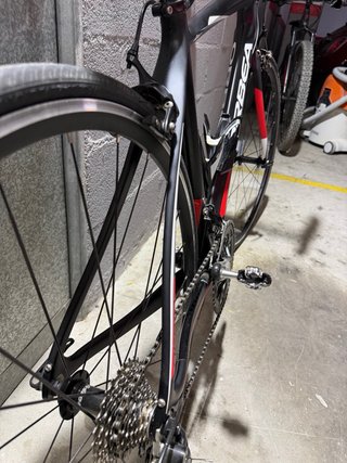 Bicicleta Orbea Avant Negra y Roja