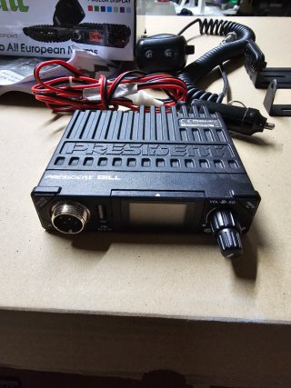 President BILL CB Radio Compacto