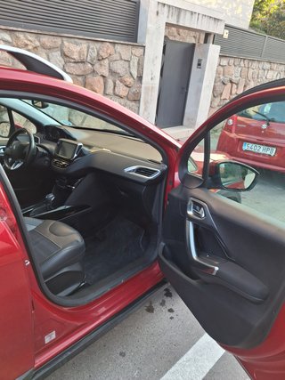 Peugeot 2008 Allure 1.2 Puretech 110cv EAT6 Autom.