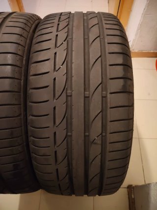 Neumáticos 235/40/19