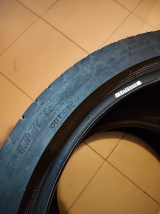 Neumáticos 235/40/19