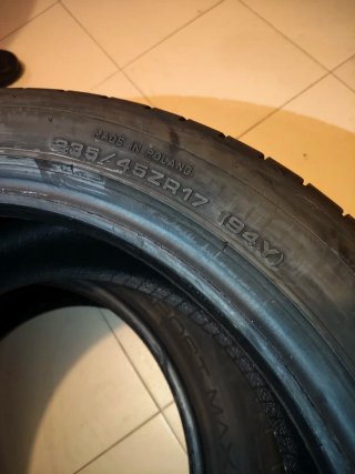 Neumaticos 235/45/17