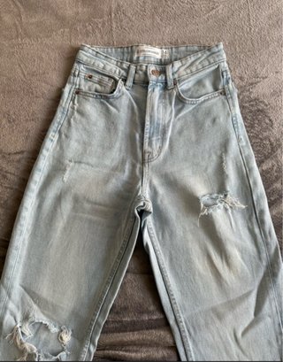 Jeans vita alta Stradivarius strappati