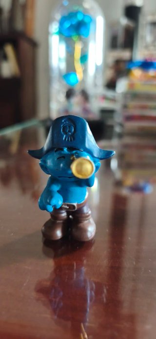 Figura Pirata Azul con Telescopio