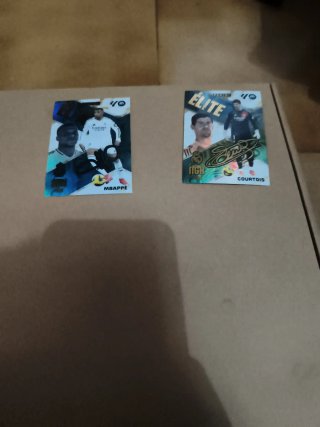 2 Cromos Panini Elite MBAPPE y COURTOIS