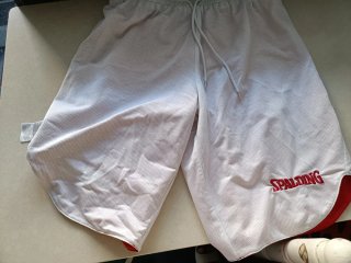 Pantalón corto deportivo Spalding rojo