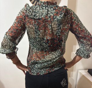 Camiseta Kookai  floral manga larga