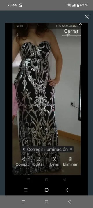 Vestido de fiesta largo plateado y negro