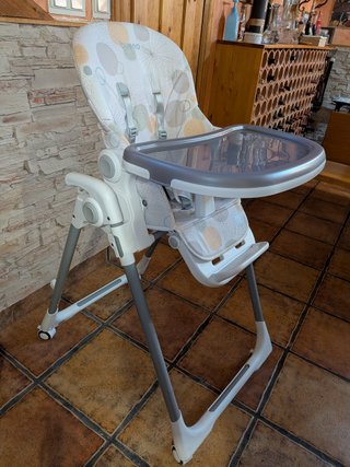 Trona bebé casi sin uso