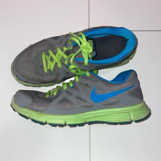 Zapatillas Nike grises y verdes talla 40