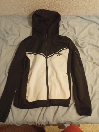 Sudadera Nike Tech Negra y Blanca