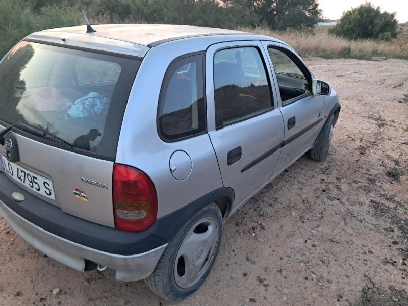 Opel Corsa 1998 - foto 1