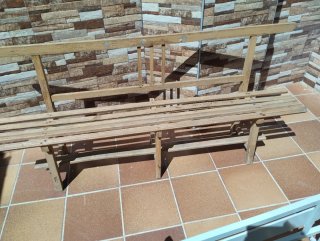 Banco de madera antiguo
