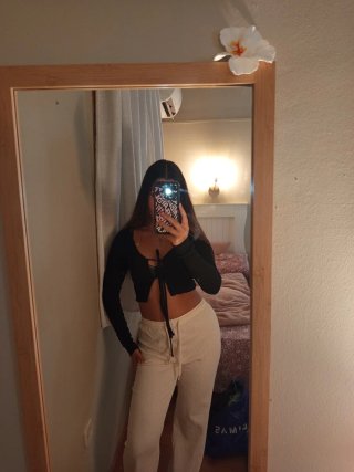 Top Bershka Negro con Purpurina