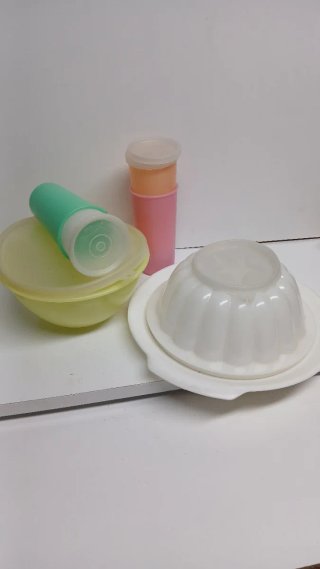 Conjunto Tupperware: Copos, Forma e Tigela