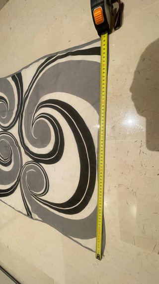 Foulard fantasia bianco, grigio e nero