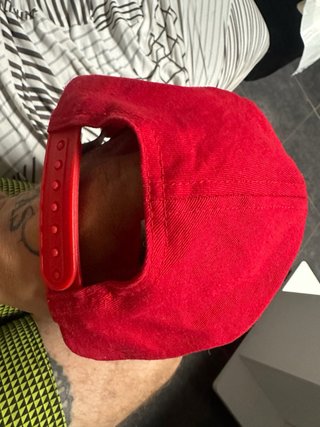 Gorra Pokémon Poké Ball Roja y Negra