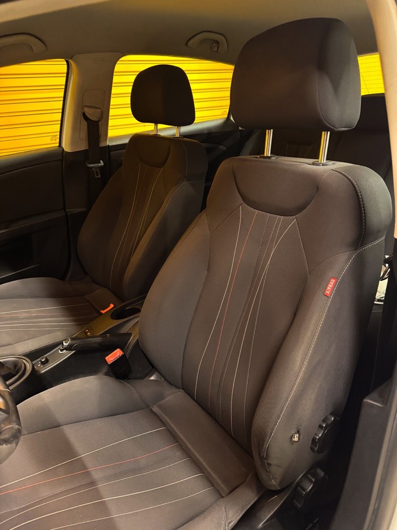 SEAT León 1.2 TSI Reference Copa 2012, foto 12