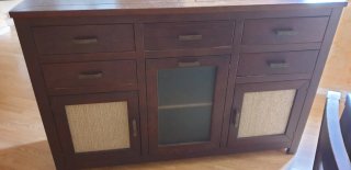 Aparador con mesa extensible y 4 sillas made.maziz