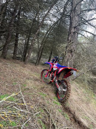Moto Enduro/Motocross Azul y Roja